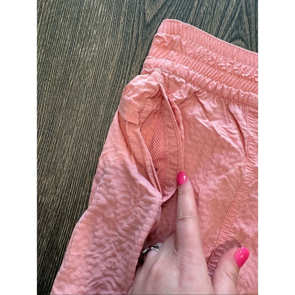Columbia Boundless Trek Active Shorts Elastic Waist Omni-Shield Pink Size XL - Picture 3 of 7